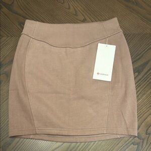 NWT Lululemon athletica Women's Brown Scuba Mini Skirt